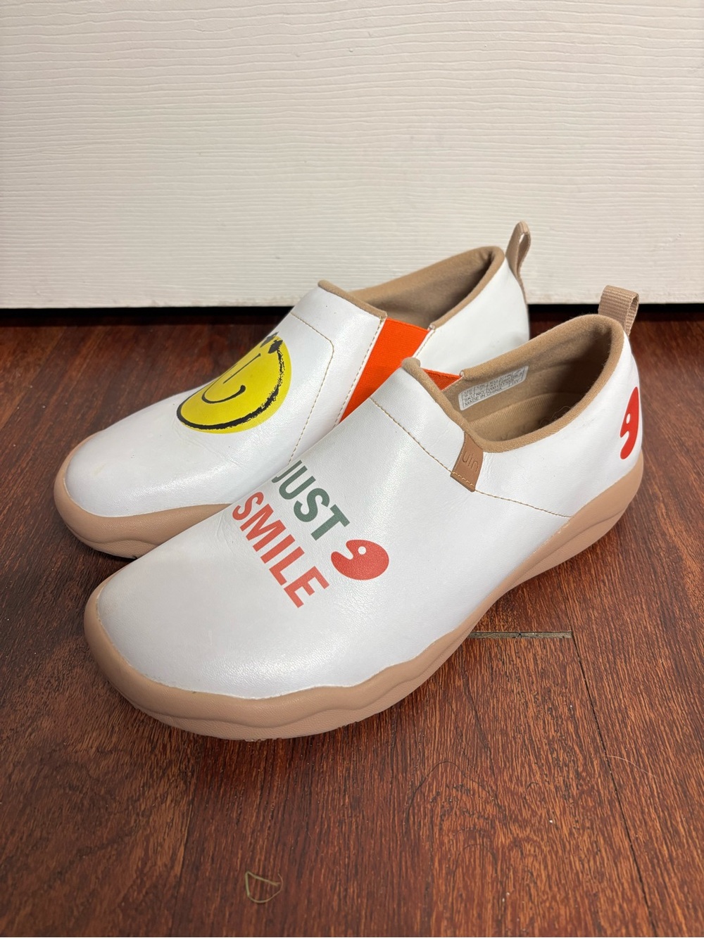 UIN Women's Walking Shoes Microfiber Comfort Casual Loafers Toledo (Smiley) 9.5